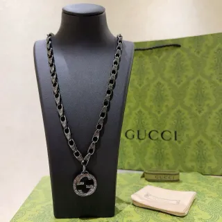 Gucci Interlocking G Collier à pendentif en cristal