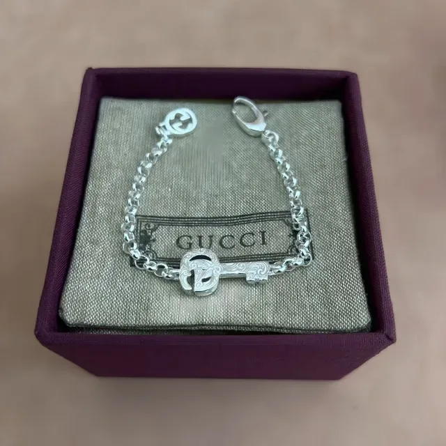 Gucci Interlocking G Key Charm Silver Chain Bracelet 4