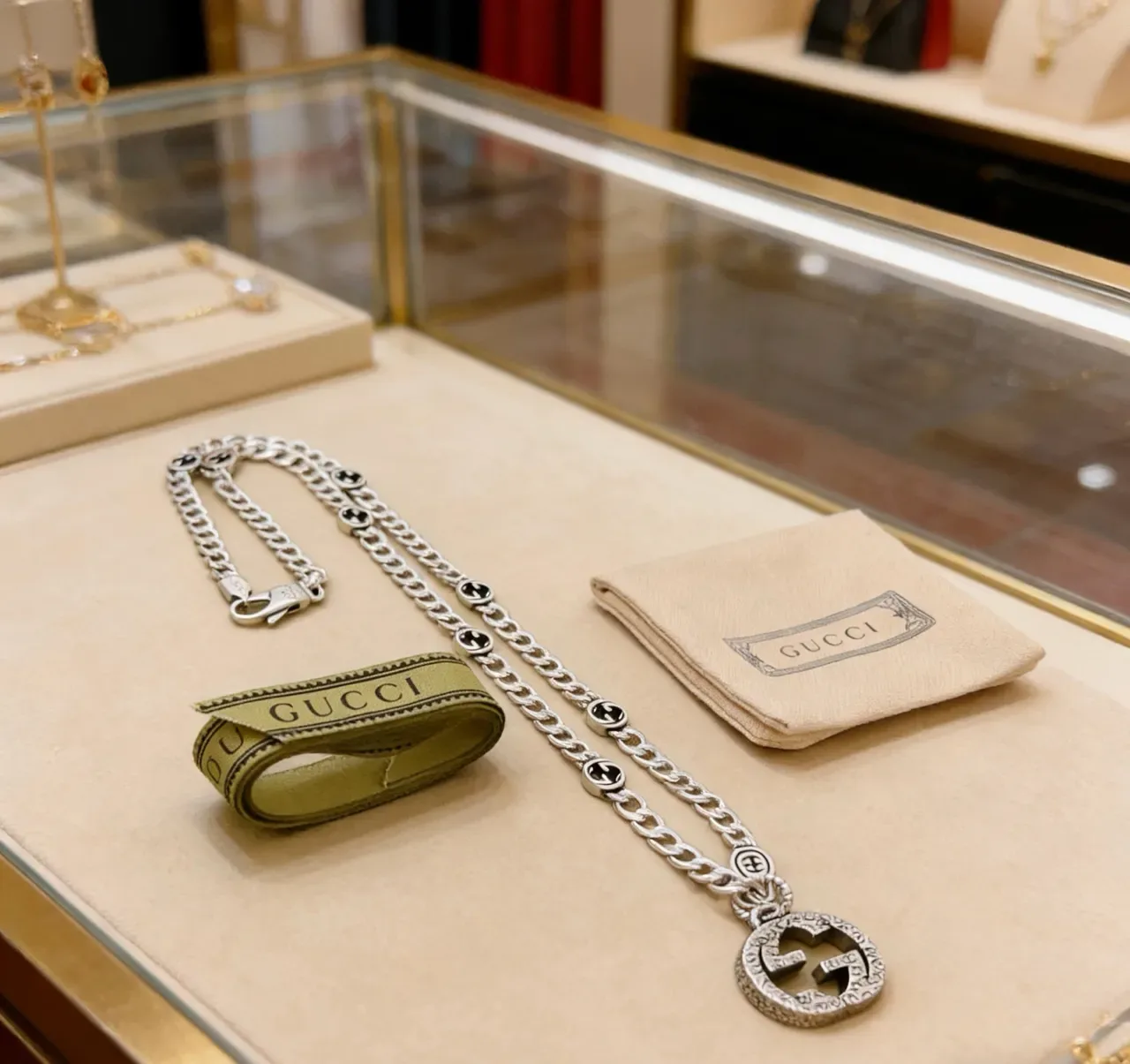 Gucci Interlocking G Pendant Silver Chain Necklace 5