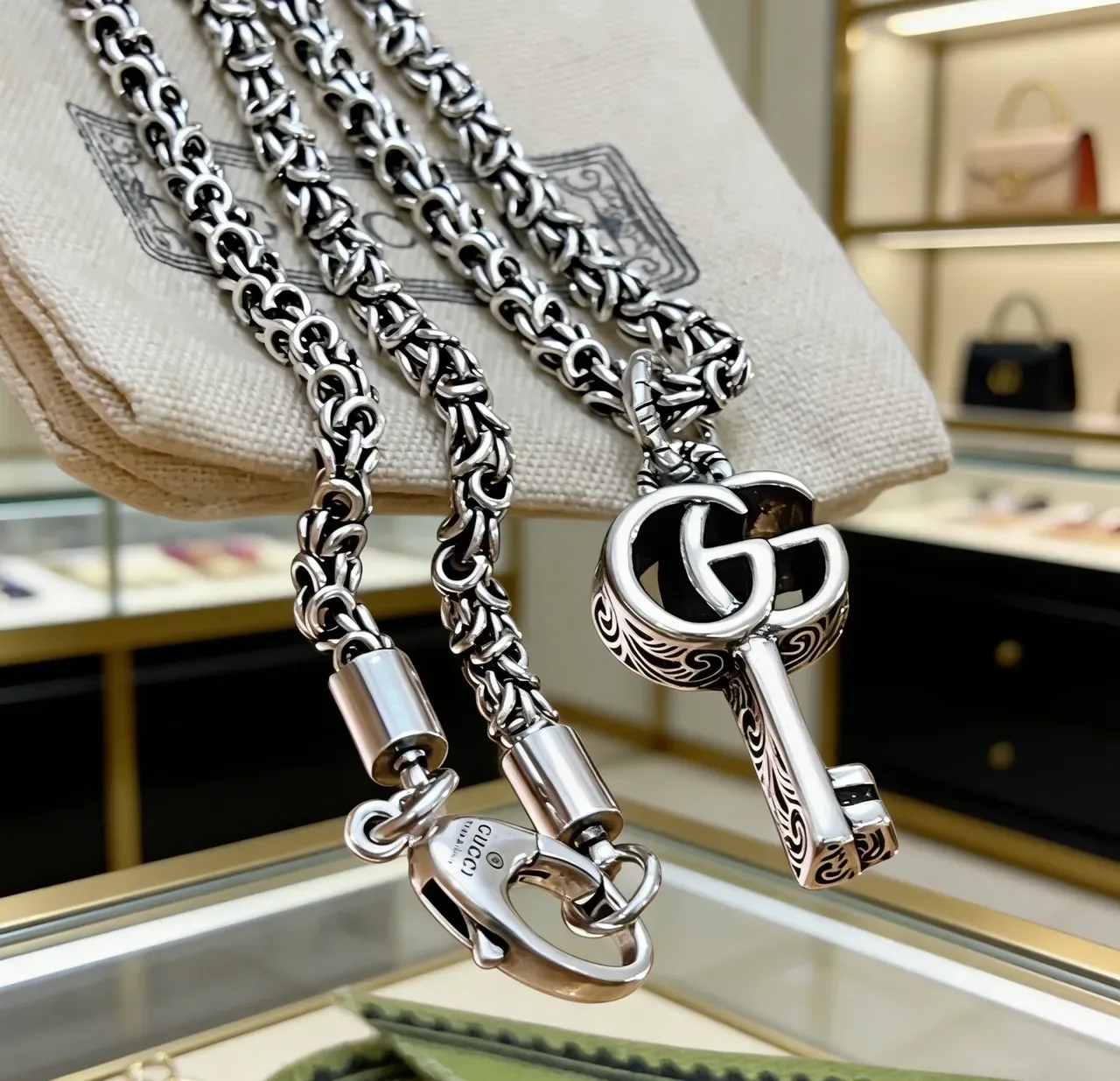 Gucci Key Silver Green Byzantine Chain Interlocking Double G Pendant Necklace 2
