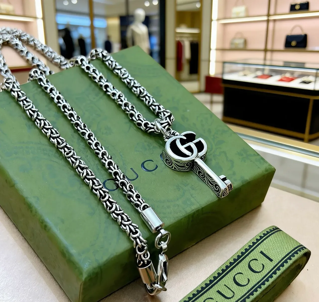 Gucci Key Silver Green Byzantine Chain Interlocking Double G Pendant Necklace 3