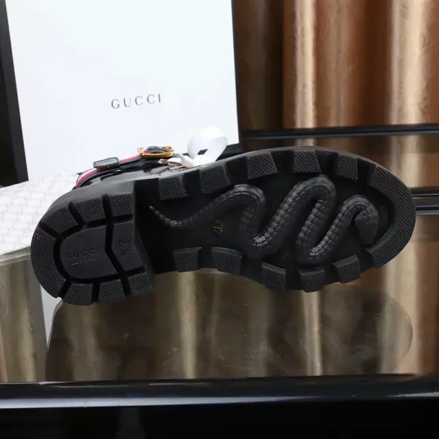 Gucci Le Cagole Bottines à cheville en cuir noir brodées d'abeille et d'étoile 4