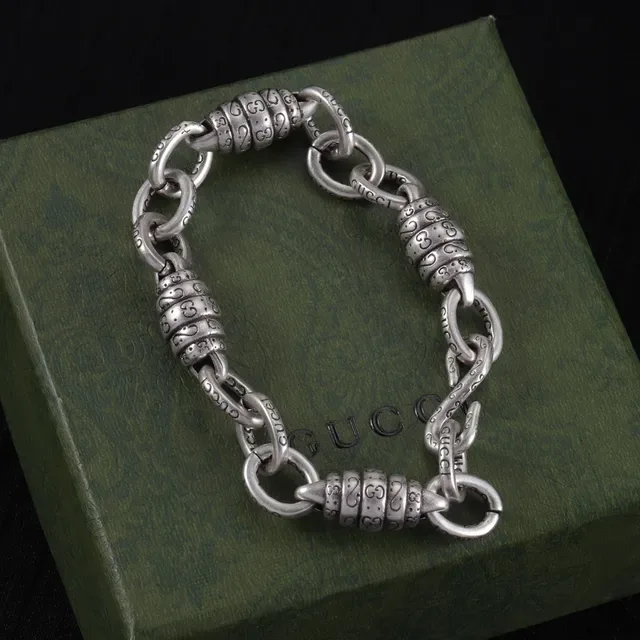 Gucci Link to Love Silver Antiqued Chunky Chain Bracelet 2