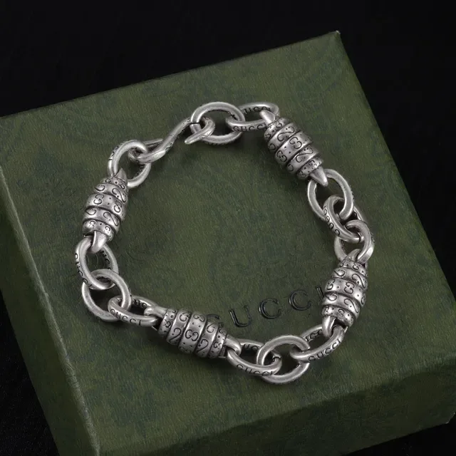 Gucci Link to Love Silver Antiqued Chunky Chain Bracelet 6