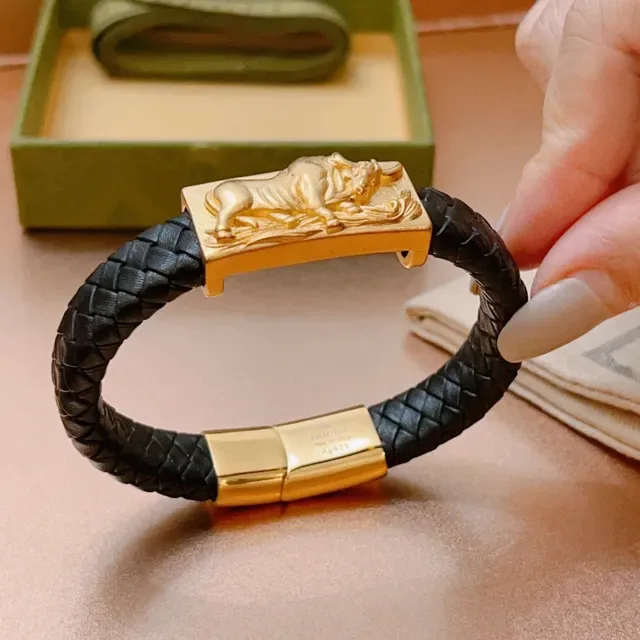 Gucci Lion Motif Braided Leather Bracelet 9
