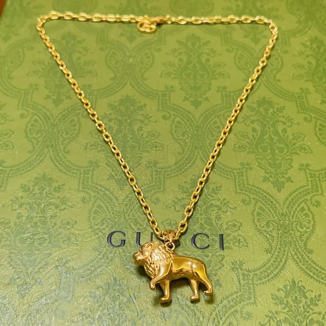 Gucci Lion Pendant Polished Gold-Tone Necklace 9