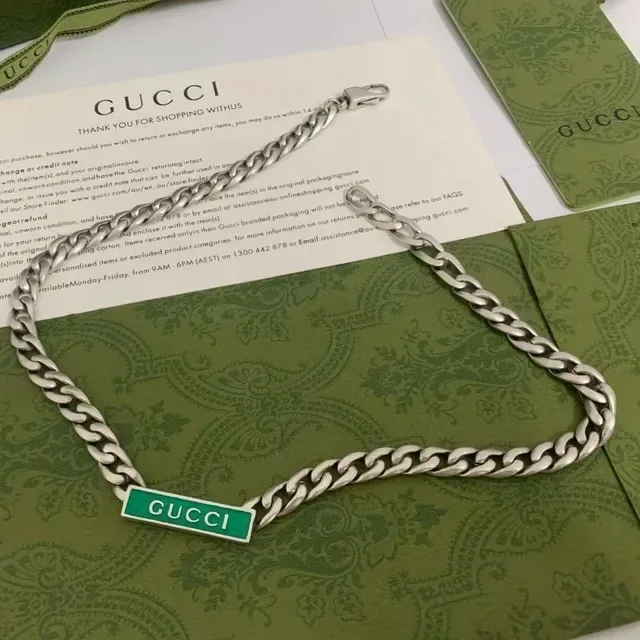 Gucci Logo Plaque Curb Chain Necklace 2