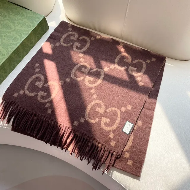 Écharpe Gucci Monogram Tissée Beige et Marron de Cachemire 5
