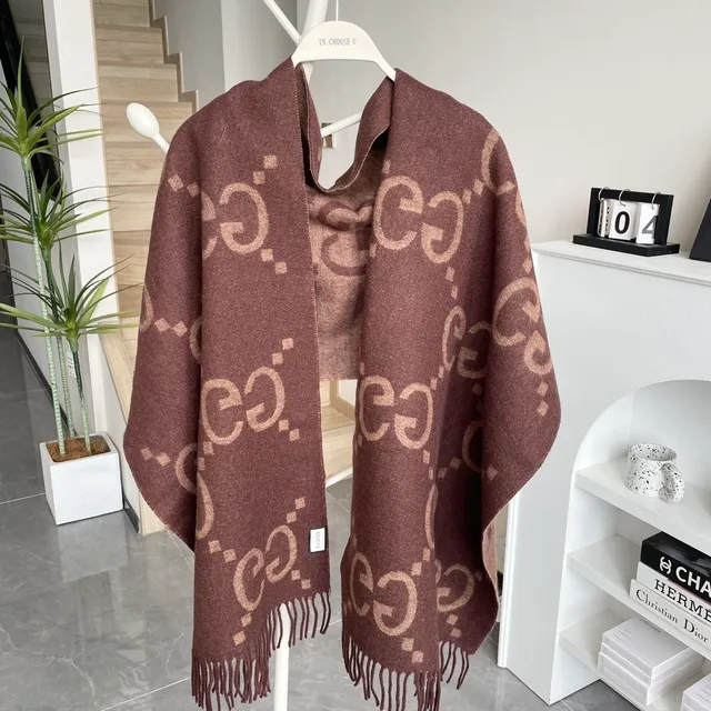 Écharpe Gucci Monogram Tissée Beige et Marron de Cachemire 7