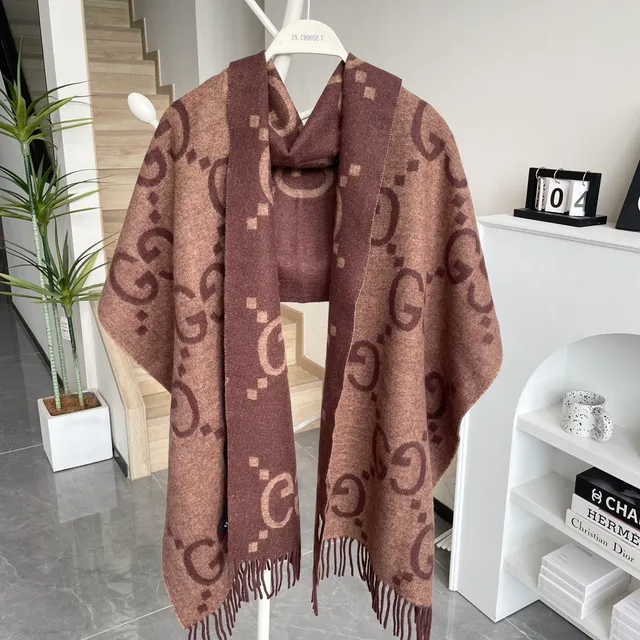 Écharpe Gucci Monogram Tissée Beige et Marron de Cachemire 8