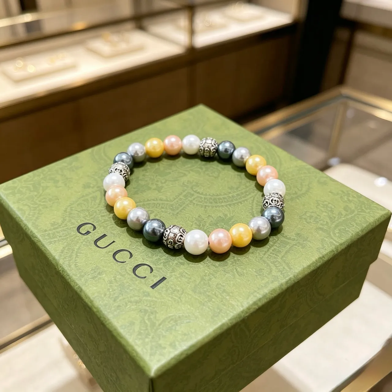 Gucci Multicolor Pearl and Ornamental Metal Bead Bracelet 4