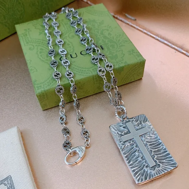 Gucci Ornate Silver Skull Pendant Necklace 3