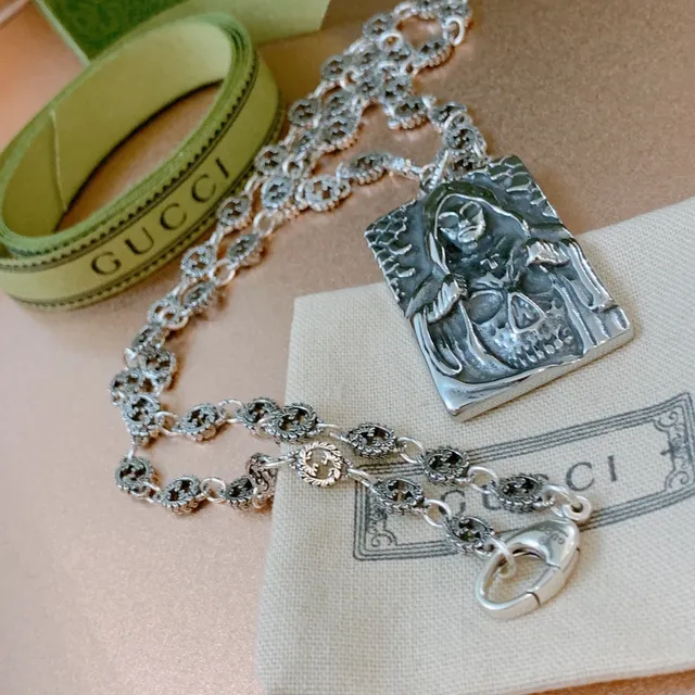 Gucci Ornate Silver Skull Pendant Necklace 9