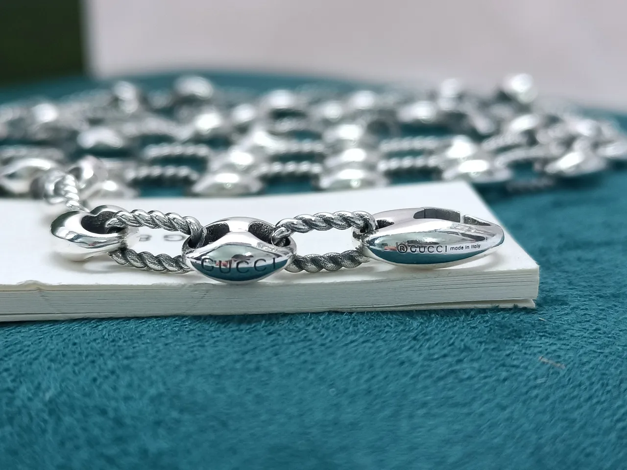 Gucci Ouroboros Interlocking Oval Link Silver-Tone Necklace 5