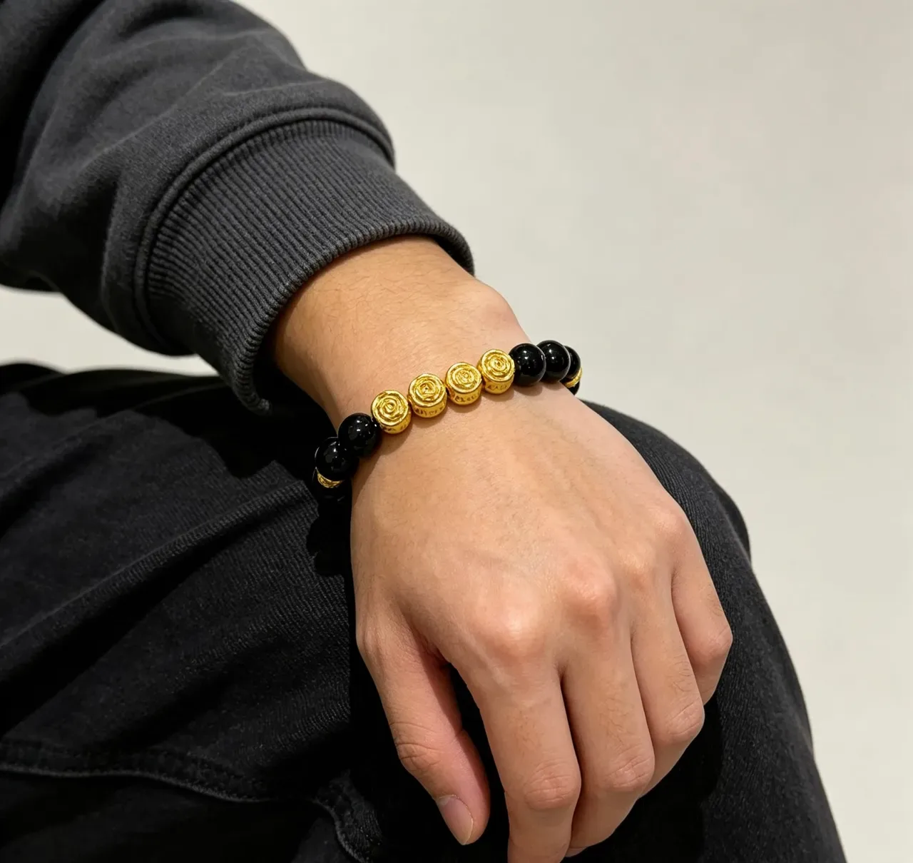 Gucci Rose Motif Black Gold Beads Polished Bracelet 6