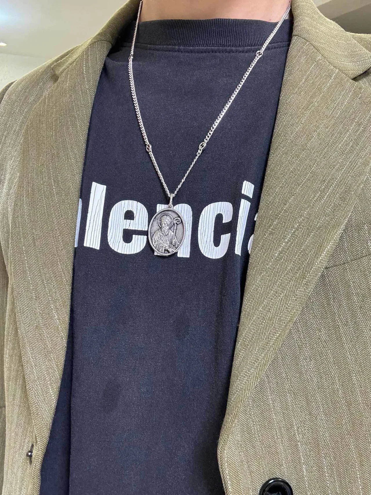 Gucci Saint Medallion Silver-Tone Oval Pendant Necklace 5