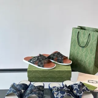 काजुअल सैंडल Gucci Screener GG Monogram ক্যানভাস ক্রস স্ট্র্যাপ