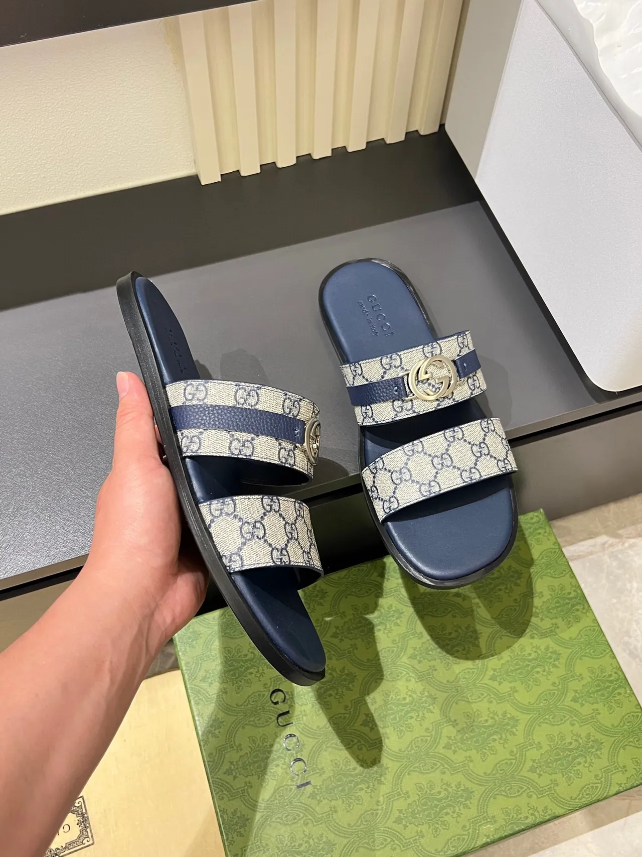 Gucci Screener GG Monogram Navy et Beige Chaussures à glissière 2