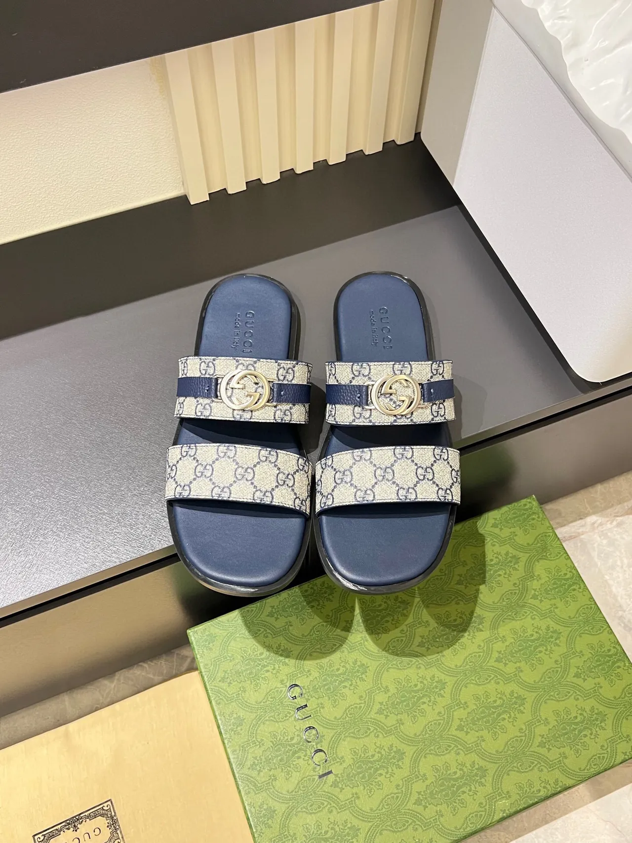Gucci Screener GG Monogram Navy et Beige Chaussures à glissière 3