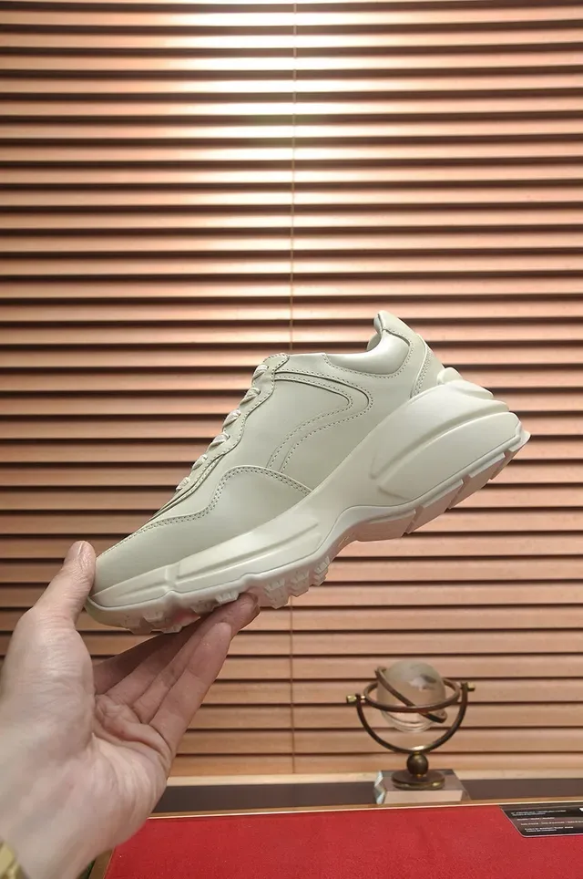 Gucci Screener Off-White Cherry Embroidered Lifestyle Sneakers 6
