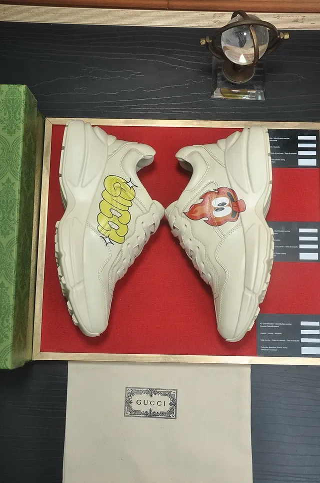Gucci Screener Off-White Flame Graphic Lifestyle Sneakers 8