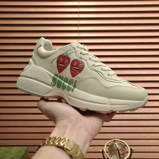 Gucci Screener Off-White Strawberry أحذية رياضية كيونكي جرافيك