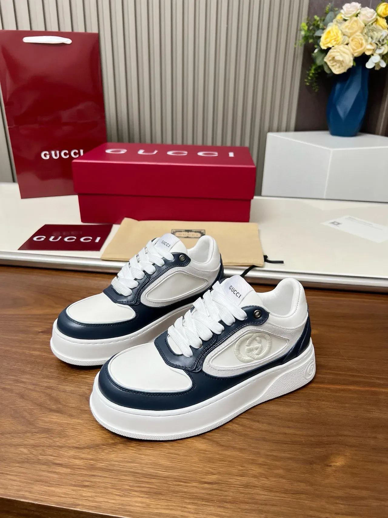 Gucci Screener-Style White and Navy Leather Platform Lifestyle Sneakers 2