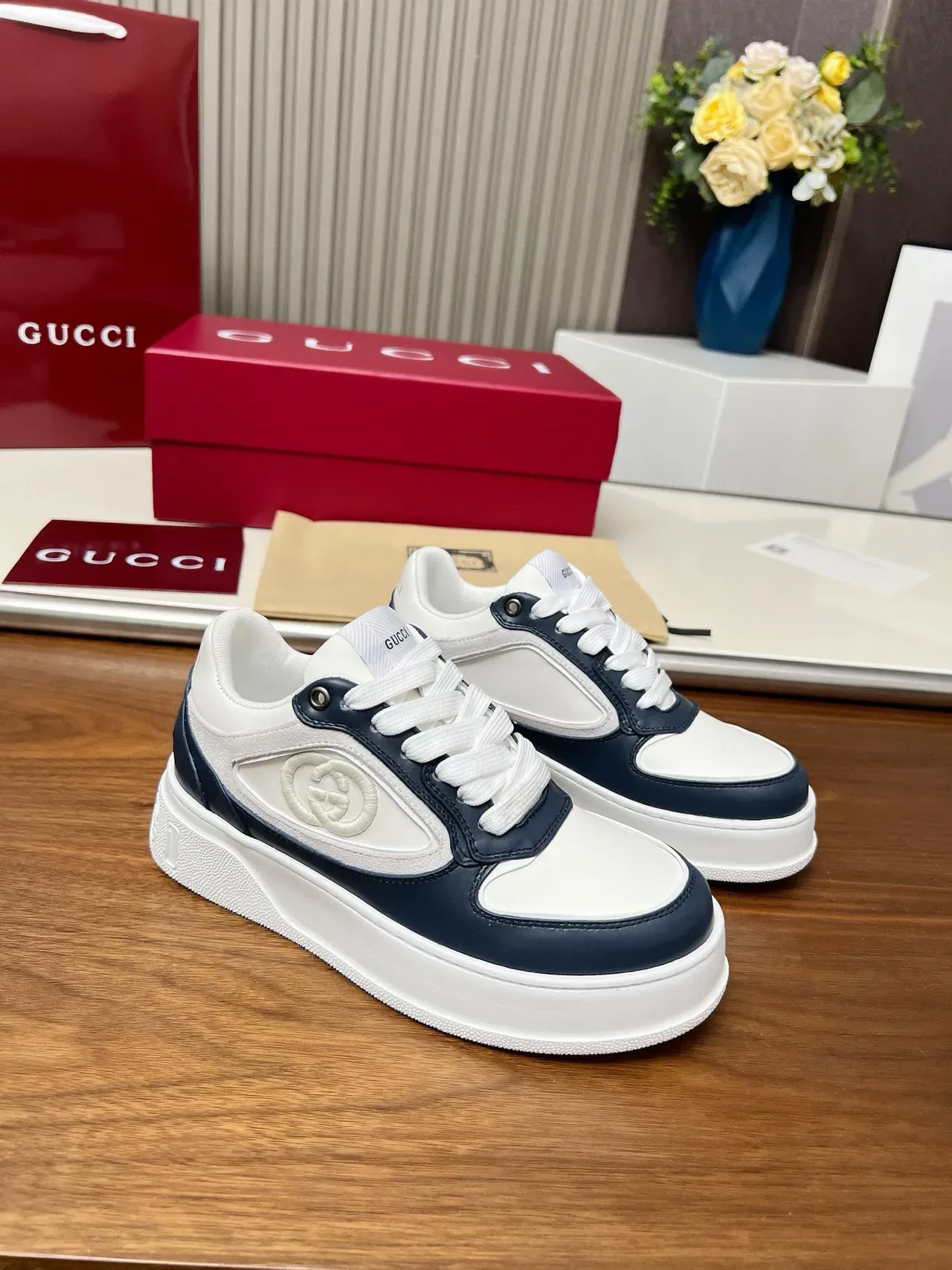 Gucci Screener-Style White and Navy Leather Platform Lifestyle Sneakers 3