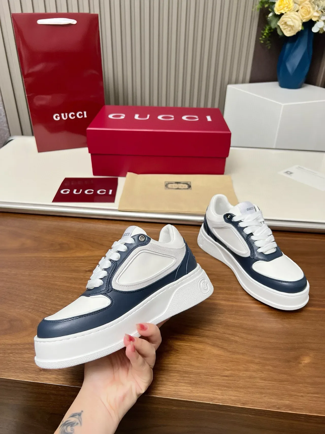 Gucci Screener-Style White and Navy Leather Platform Lifestyle Sneakers 5