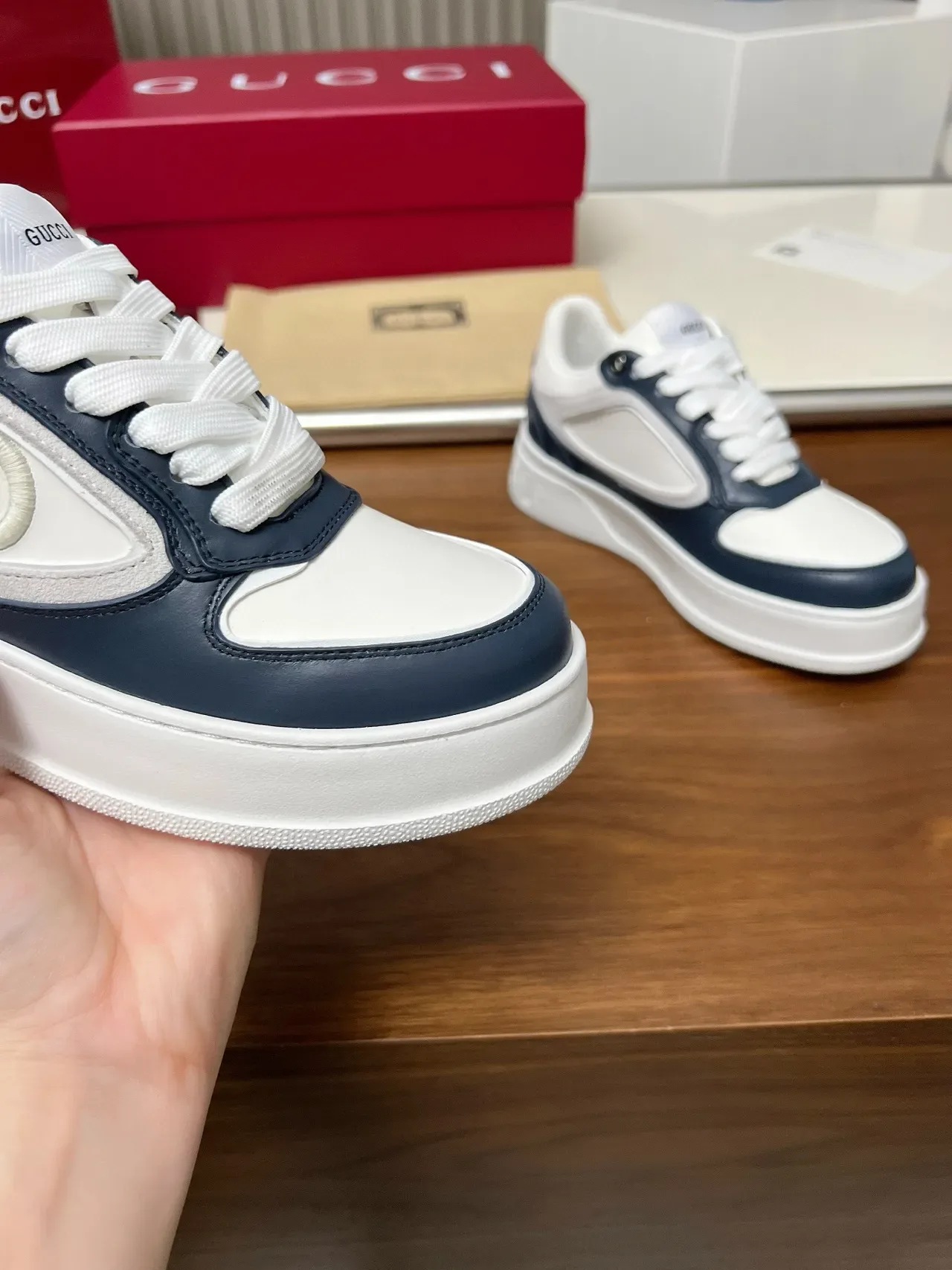 Gucci Screener-Style White and Navy Leather Platform Lifestyle Sneakers 7