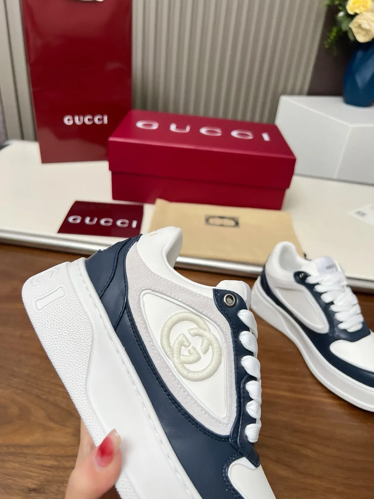 Gucci Screener-Style White and Navy Leather Platform Lifestyle Sneakers 8