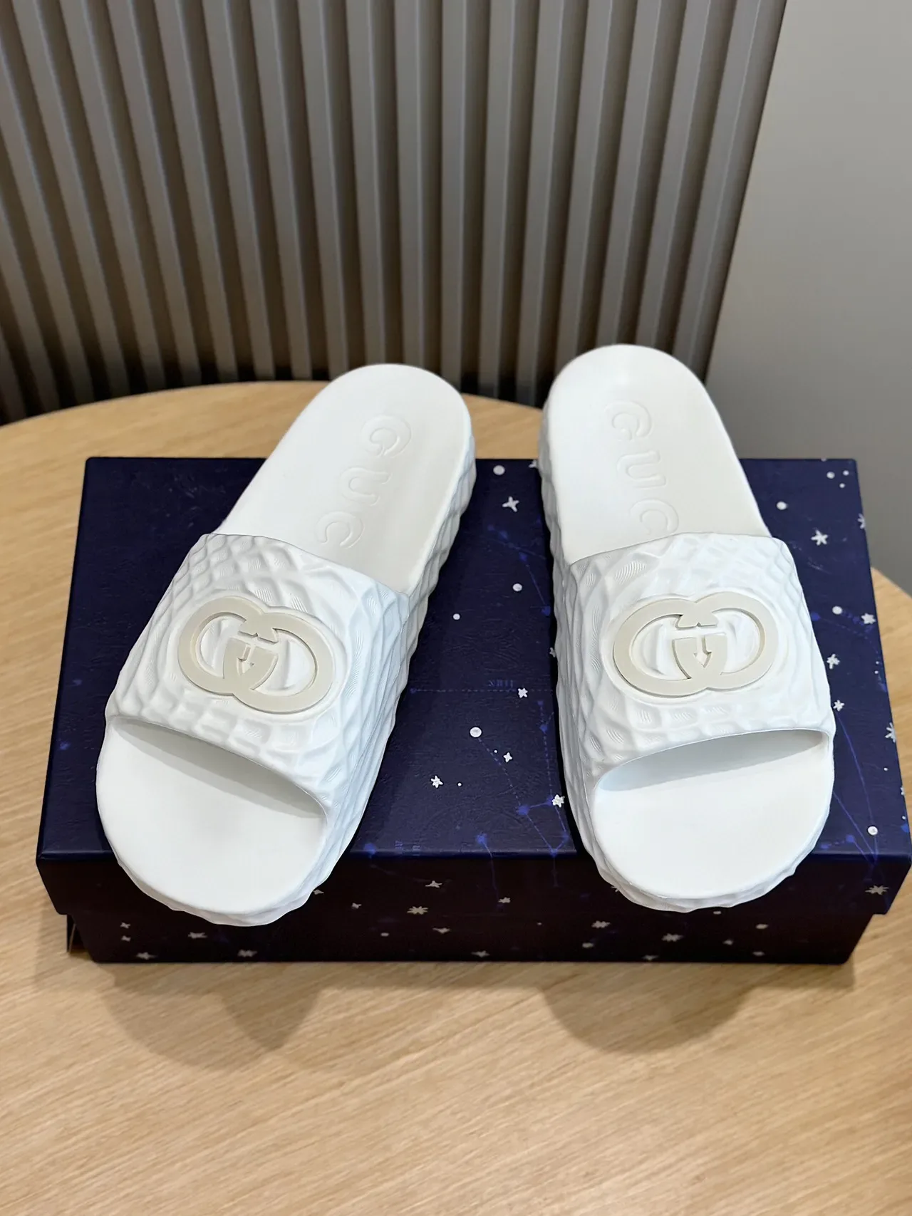 Gucci Screener White Quilted Logo Slide Slipper 2