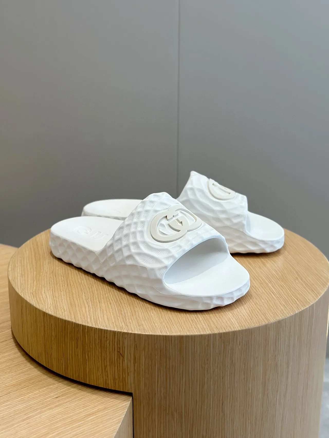 Gucci Screener White Quilted Logo Slide Slipper 3