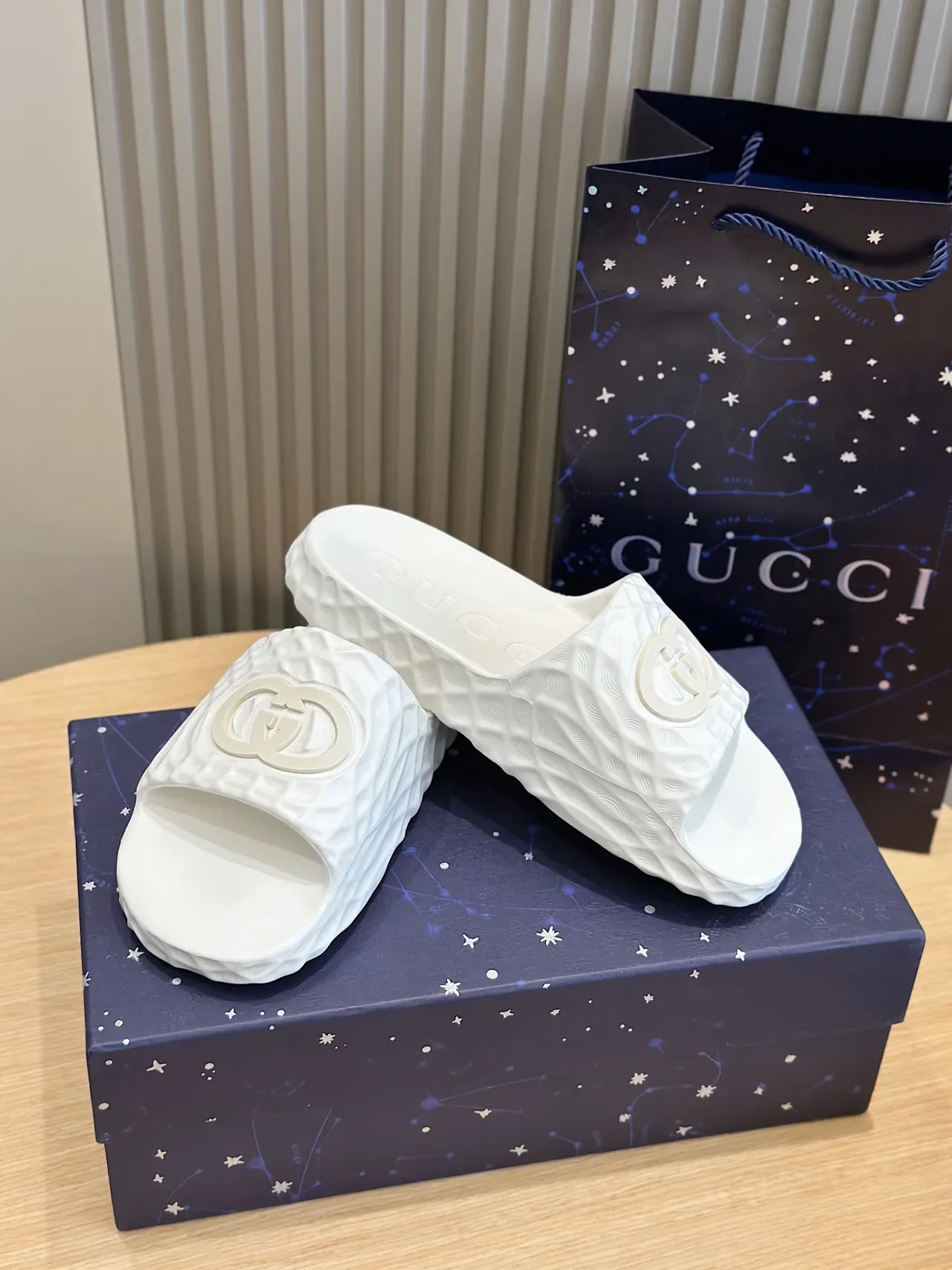 Gucci Screener White Quilted Logo Slide Slipper 9