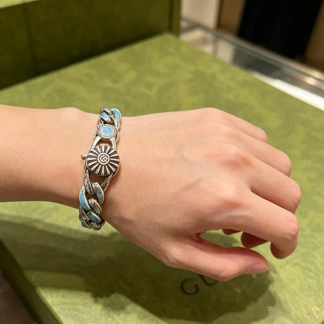 Gucci Silver Blue Chunky Curb Chain Enamel Inlay Bracelet 8