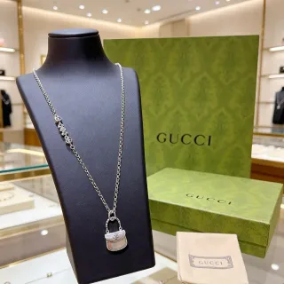 Gucci سلسلة فضية خضراء قلادة حقيبة يد صغيرة