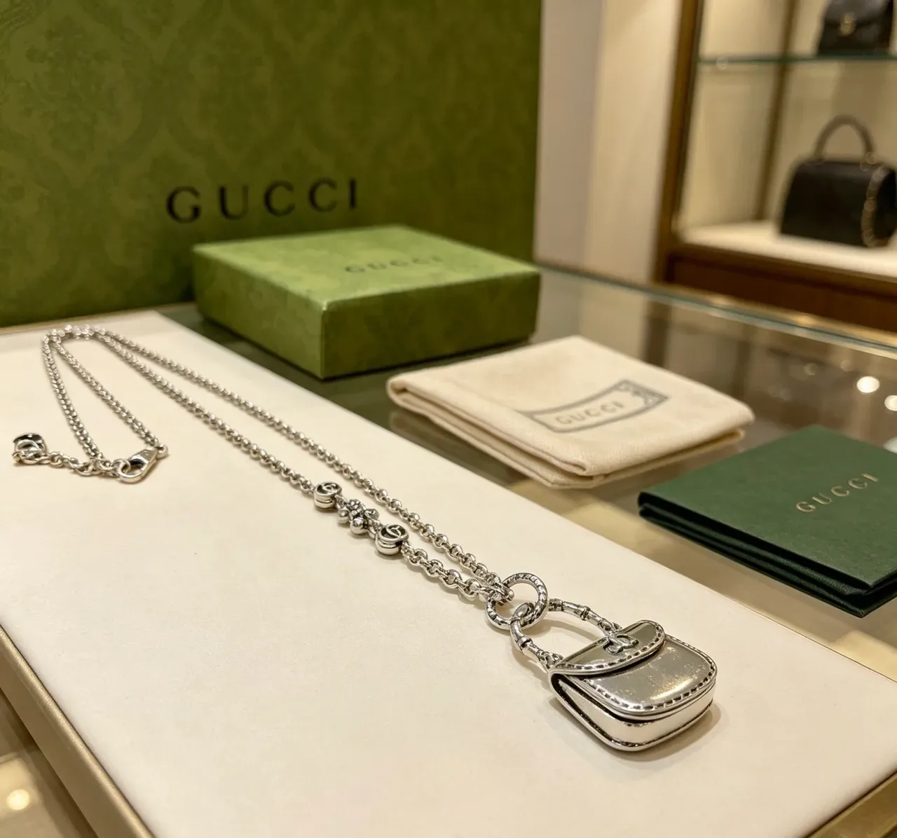 Gucci Silver Green Chain Miniature Handbag Pendant Necklace 2