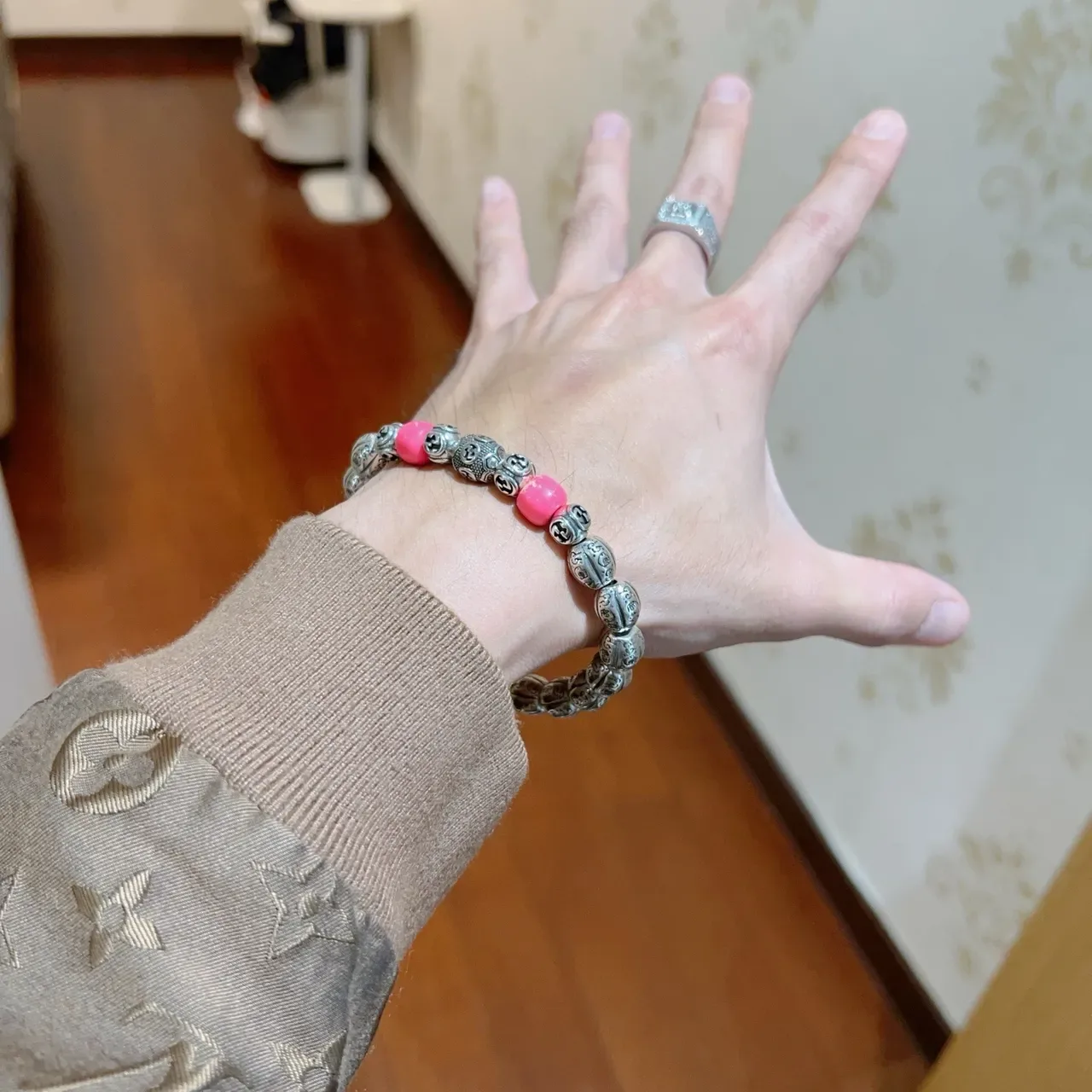 Gucci Prata e Rosa Miçangas Gravadas Ornadas Interlocking G Motifs Pulseira 4