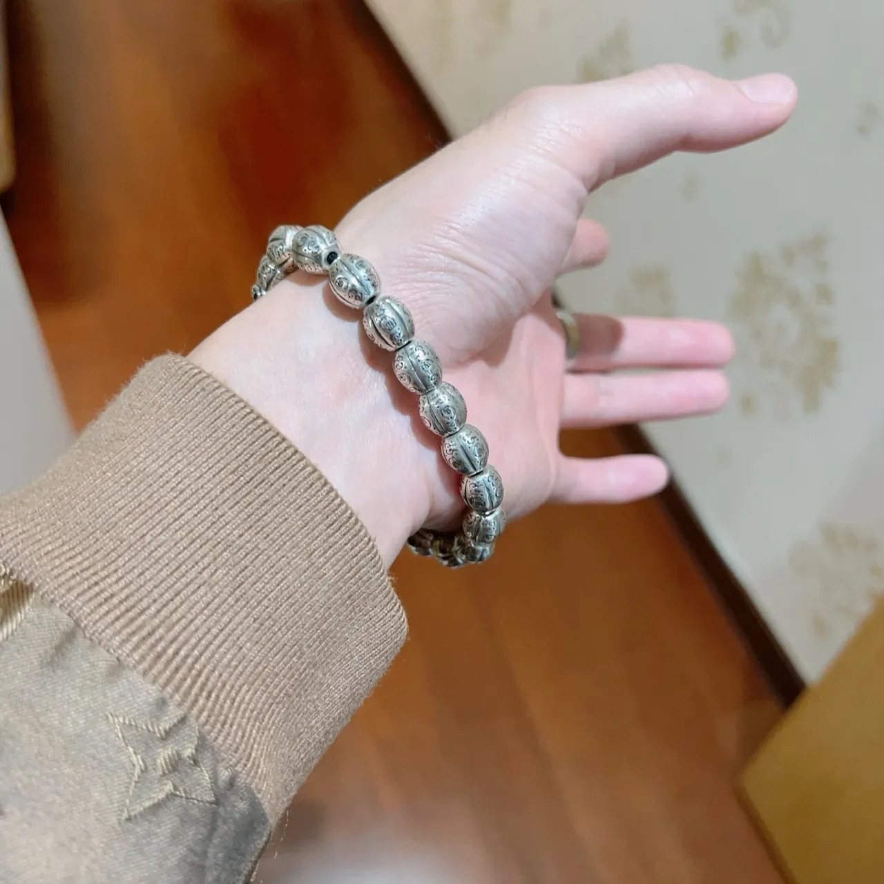 Gucci Prata e Rosa Miçangas Gravadas Ornadas Interlocking G Motifs Pulseira 7