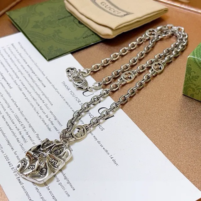 Gucci Silver-Toned Twisted-Link GG Logo Necklace 3