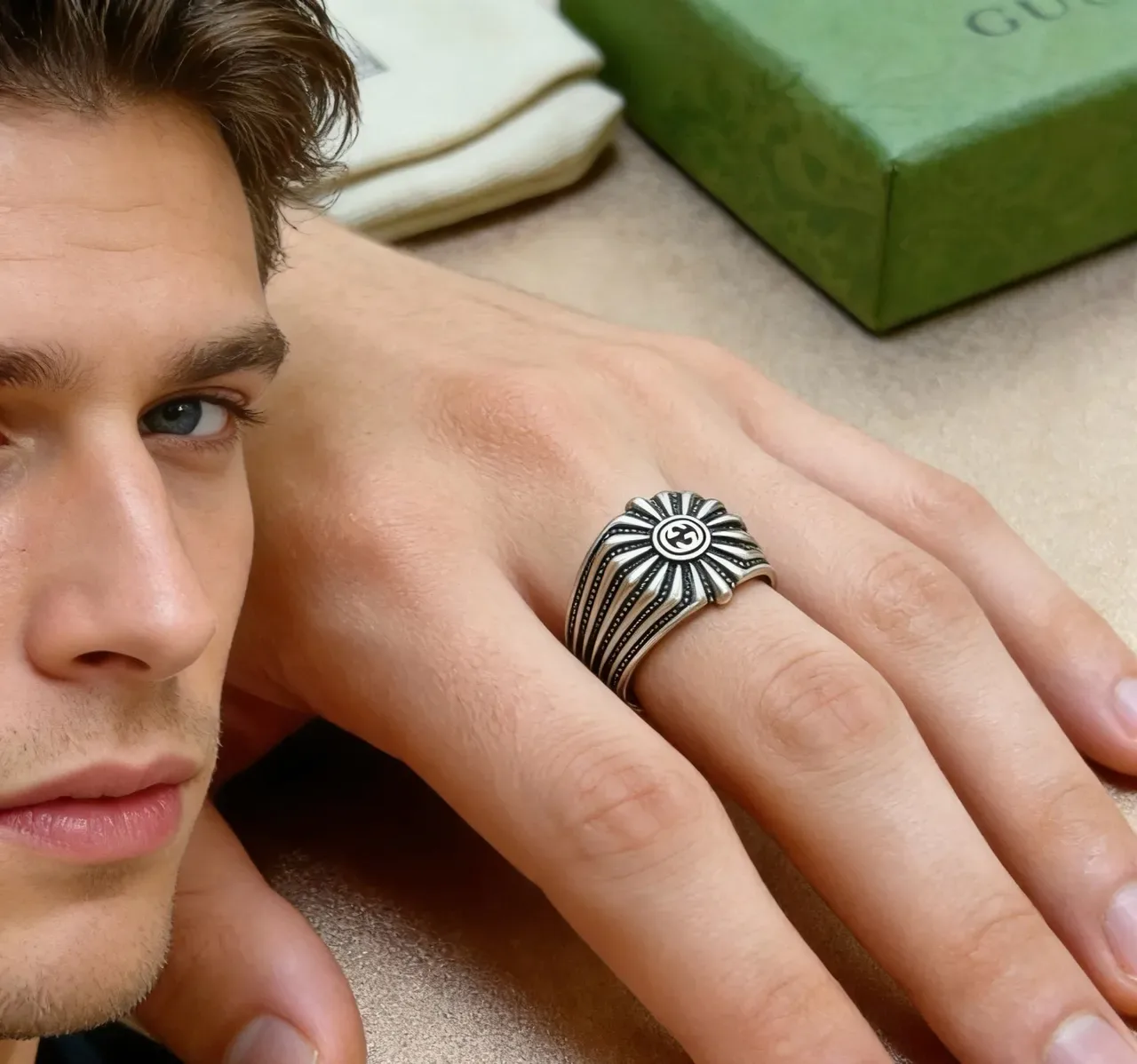 Gucci Sunburst Interlocking G Silver and Black Ring 5