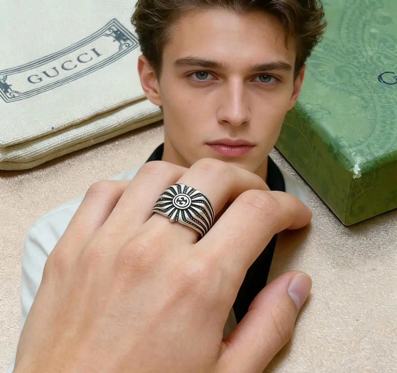 Gucci Sunburst Interlocking G Silver and Black Ring 8