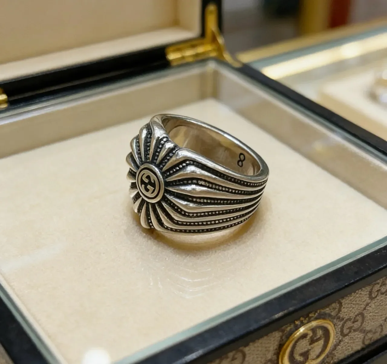 Gucci Sunburst Interlocking G Silver and Black Ring 9