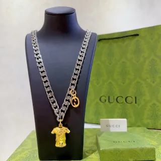 Gucci T-Shirt Silver Gold Ornate Curb Chain Pendant Necklace