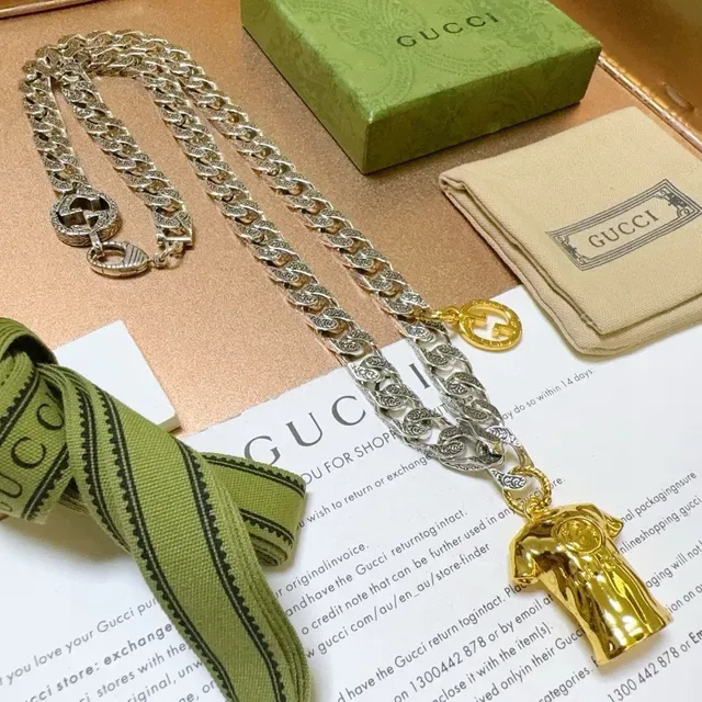 Gucci T-Shirt Silver Gold Ornate Curb Chain Pendant Necklace 3