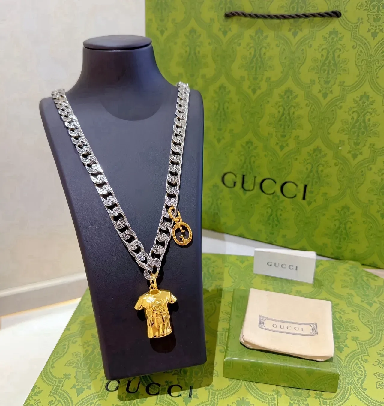 Gucci T-Shirt Silver Gold Ornate Curb Chain Pendant Necklace 7
