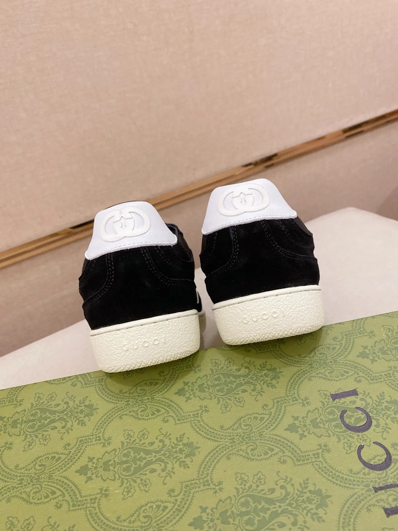 Gucci Tennis 1977 Black and White Lifestyle Sneakers 3