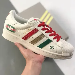 Gucci Tennis 1977 Off-White Red Green Striped Lifestyle Sneakers
