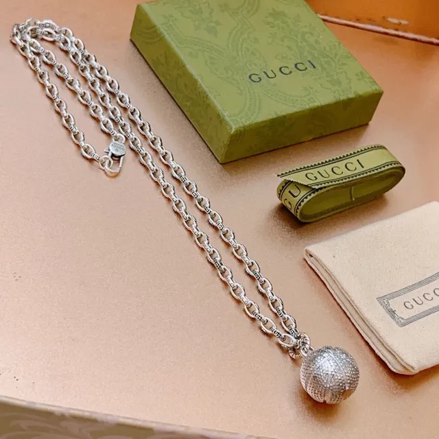 Gucci Textured Sphere Pendant Silver Chain Necklace 7