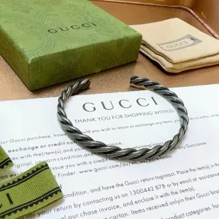سوار Gucci حبل ملتوي معدن مؤكسد